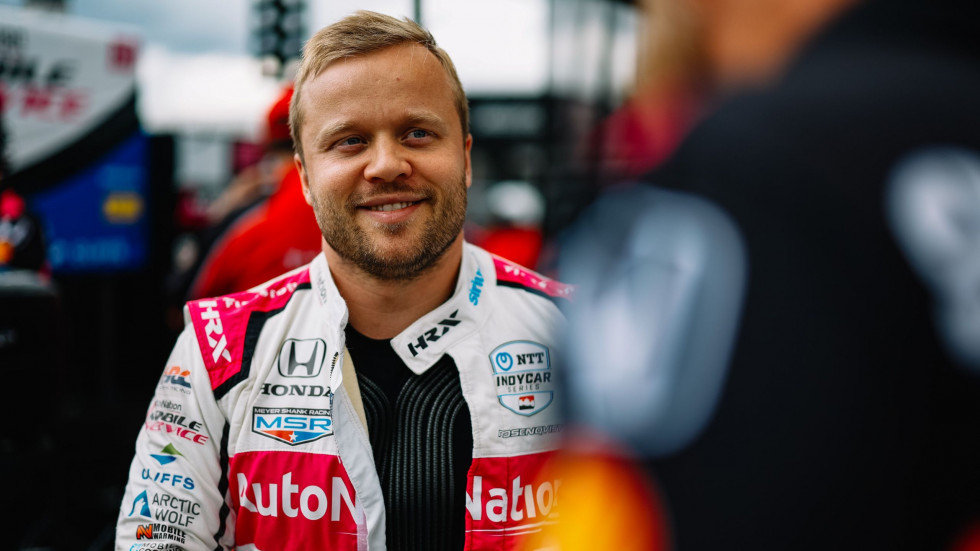 Felix Rosenqvist forlenger